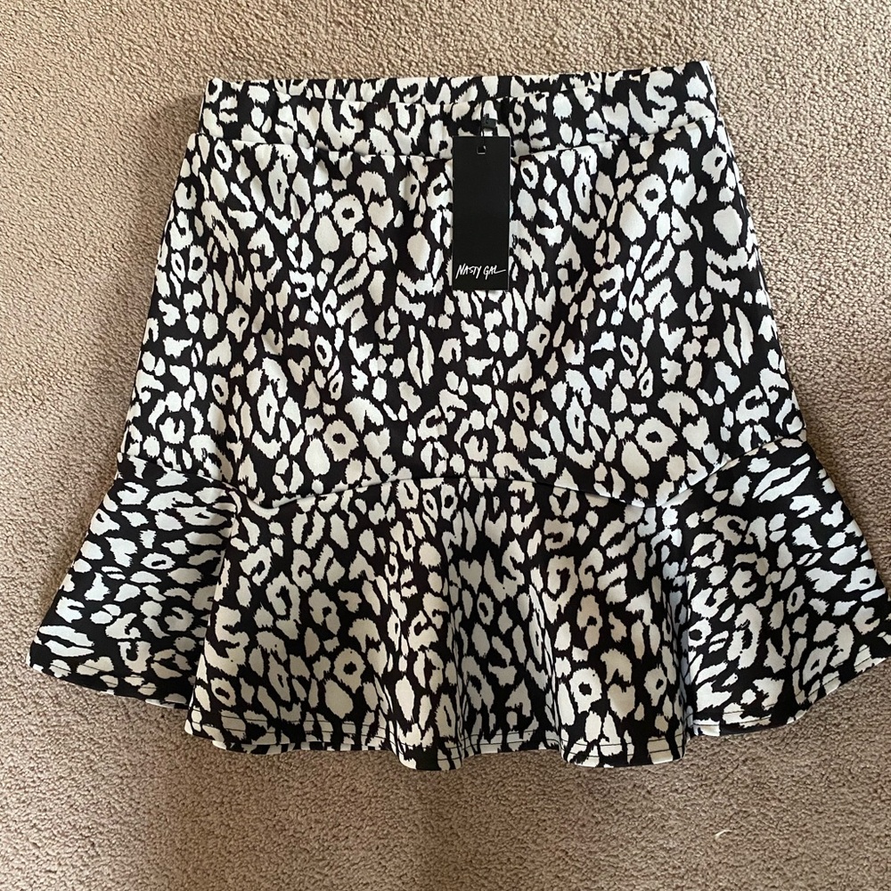 Nasty Gal skirt NWT size 10